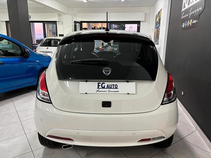 Usata Lancia Ypsilon S 69 CV (50 kW) 2024 Bianco Utilitaria