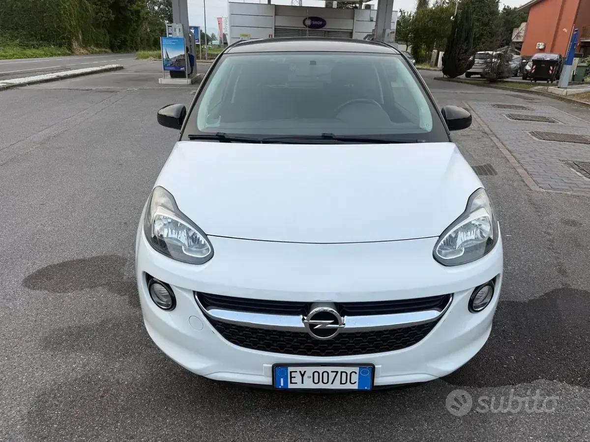 Usata Opel Adam Rocks Rocks 69 CV (50 kW) 2015 Bianco Utilitaria