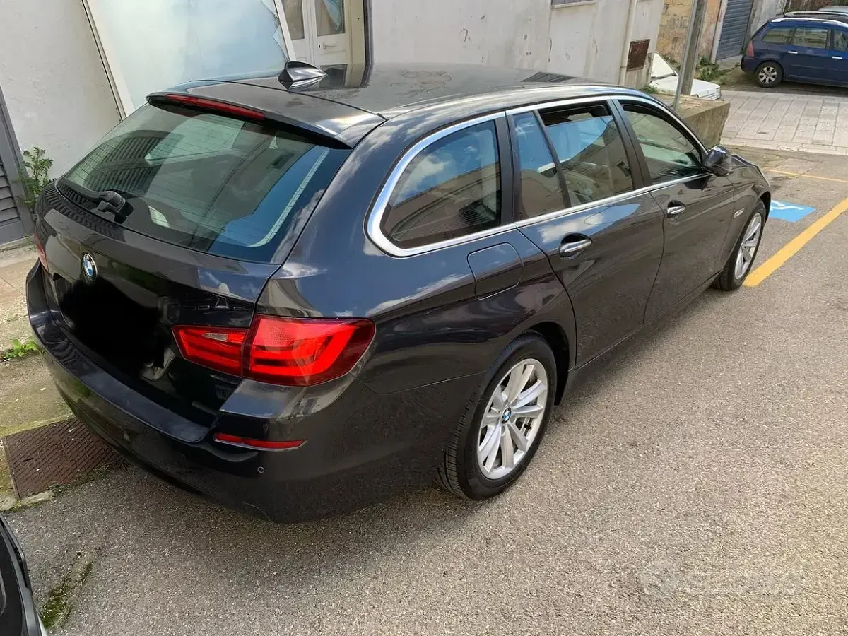 Usata BMW 520 184 CV (135 kW) 2011 Nero Station wagon