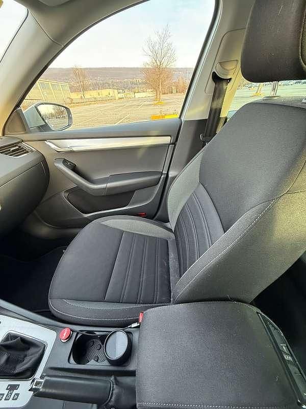 Usata Skoda Octavia Executive 116 CV (85 kW) 2019 Argento Station wagon