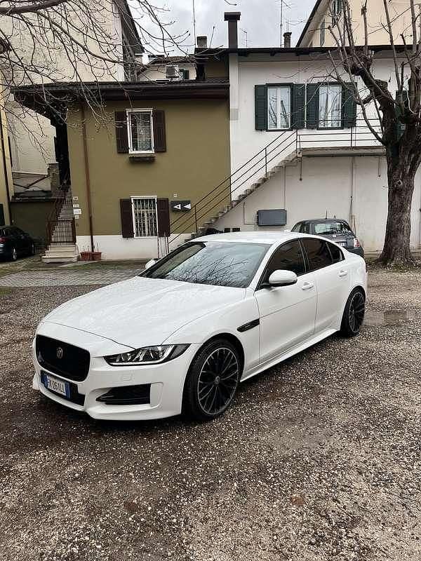 Usata Jaguar XE R-Sport 179 CV (131 kW) 2016 Berlina