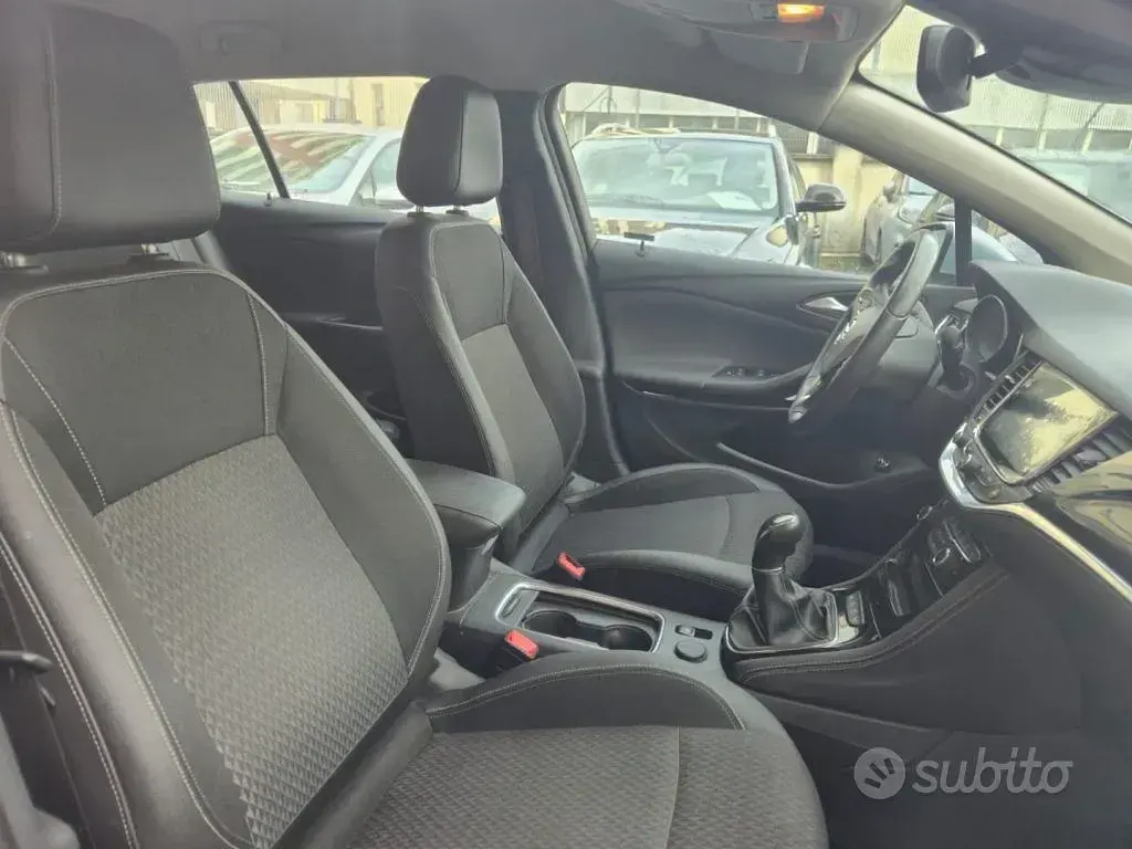 Usata Opel Astra 110 CV (80 kW) 2017 Grigio Station wagon