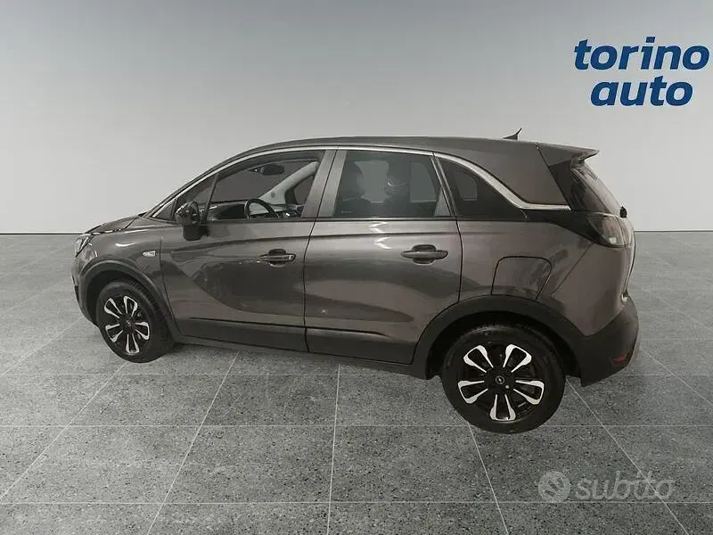 Usata Opel Crossland Elegance 110 CV (80 kW) 2023 Grigio SUV