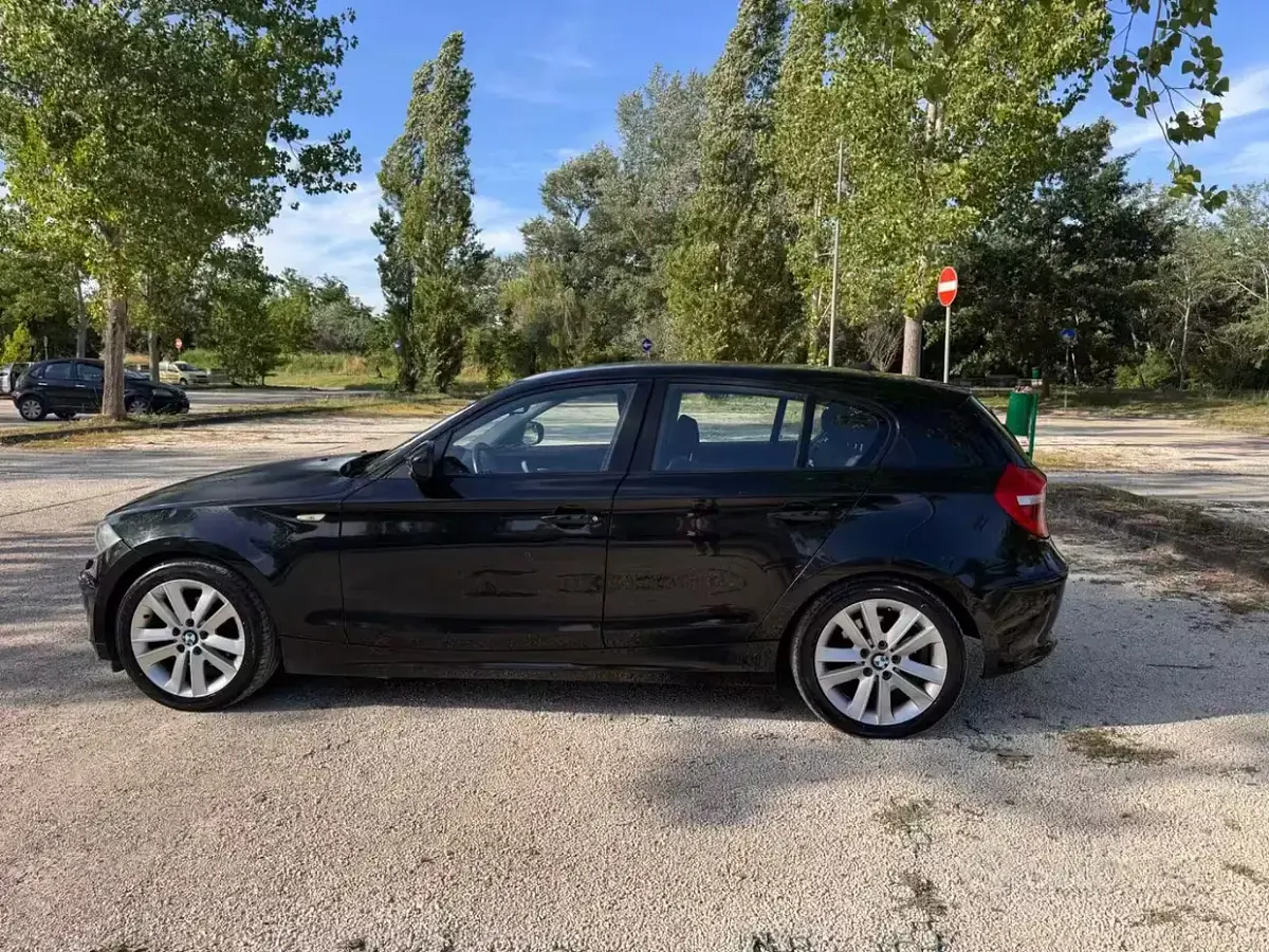 Usata BMW 118 143 CV (105 kW) 2010 Nero Utilitaria