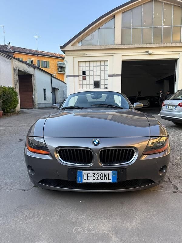 Usata BMW Z4 192 CV (141 kW) 2003 Gray Cabrio