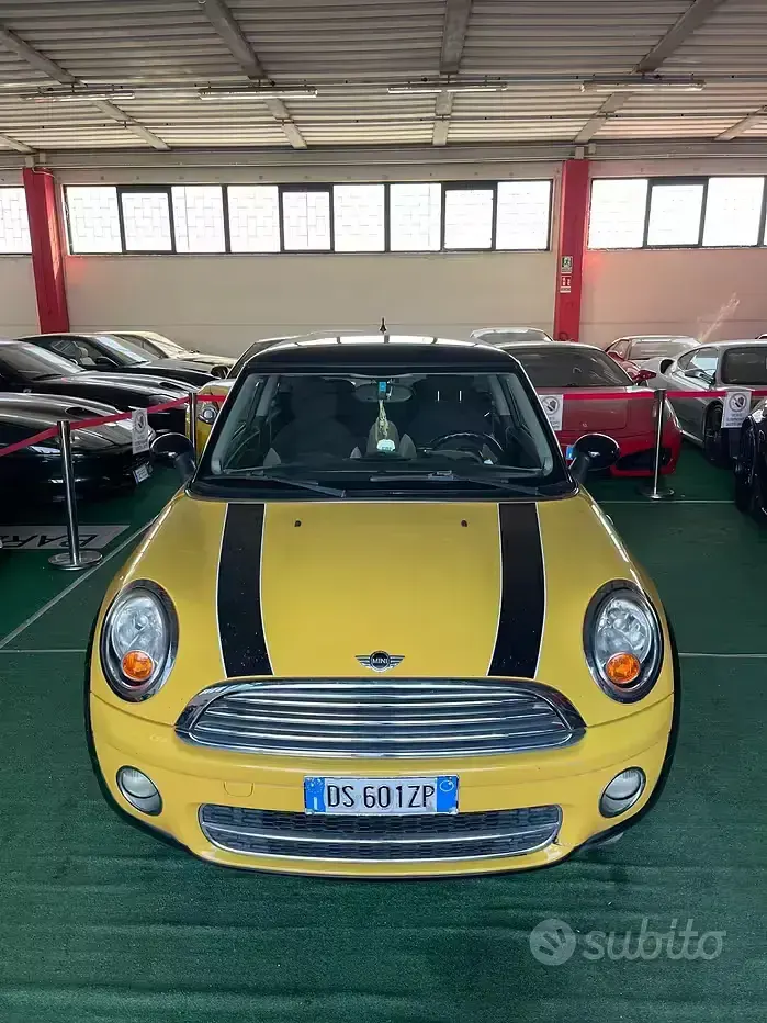 Usata Mini Cooper D 109 CV (80 kW) 2009 Giallo Utilitaria