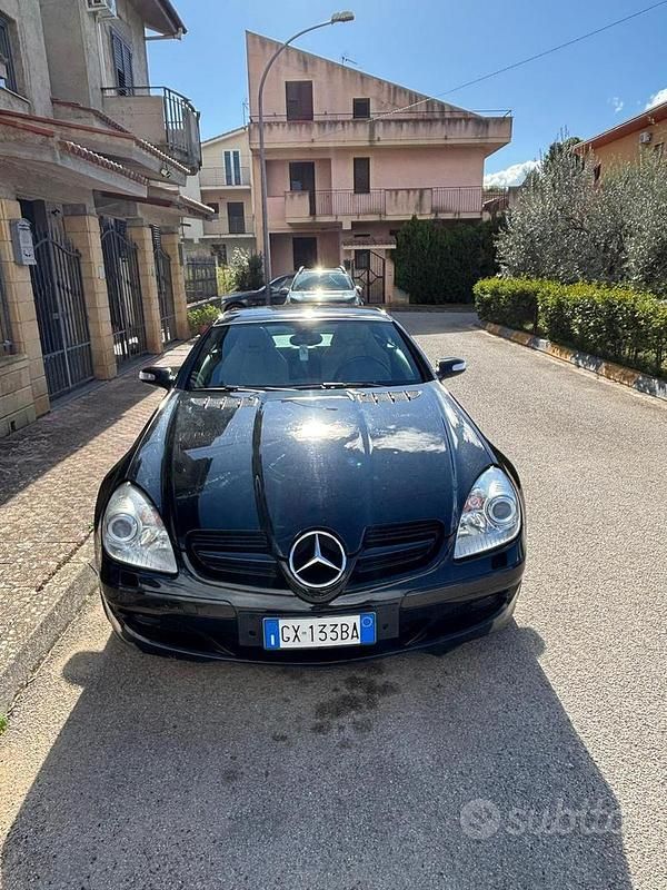 Usata Mercedes SLK200 184 CV (135 kW) 2025 Nero Cabrio