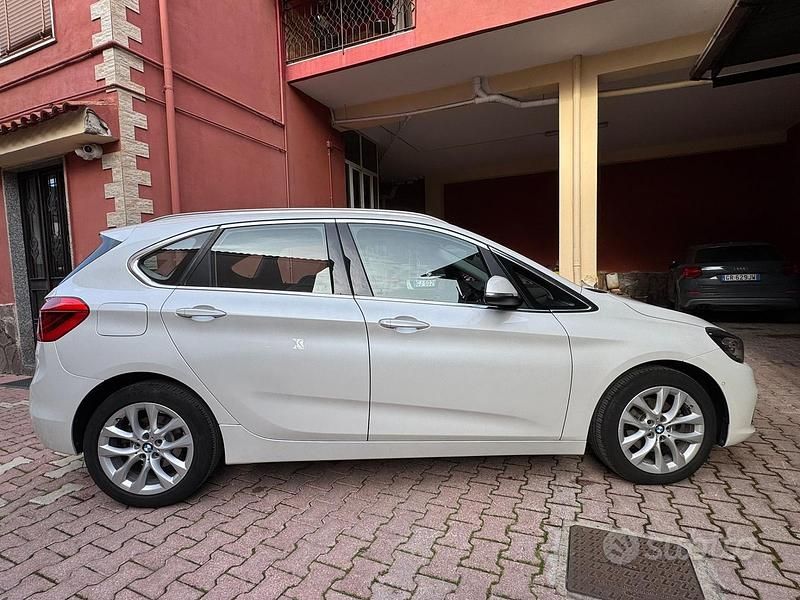 Usata BMW 216 Active Tourer Luxury Line 116 CV (85 kW) 2017 Bianco Monovolume