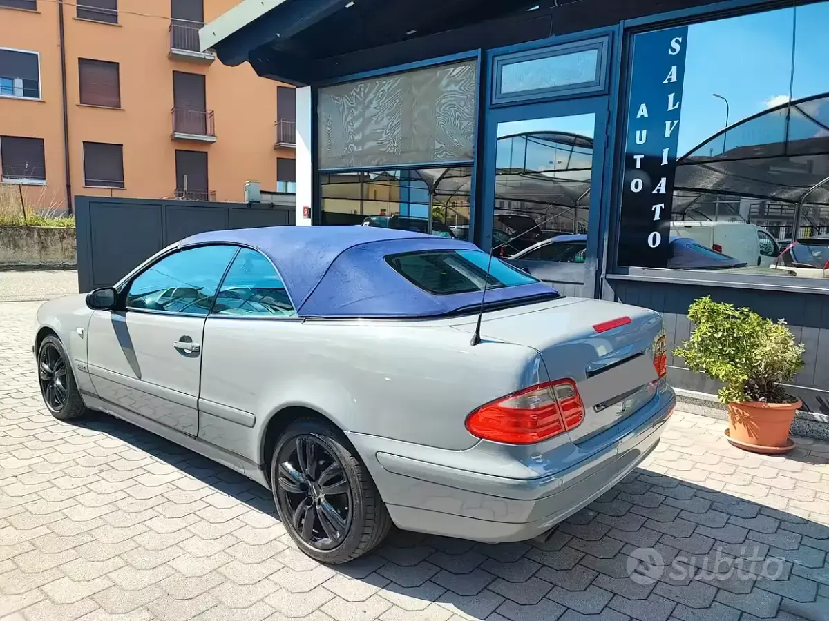 Begagnad Mercedes CLK230 Elegance 193 HK (141 kW) 1999 Grå Cab