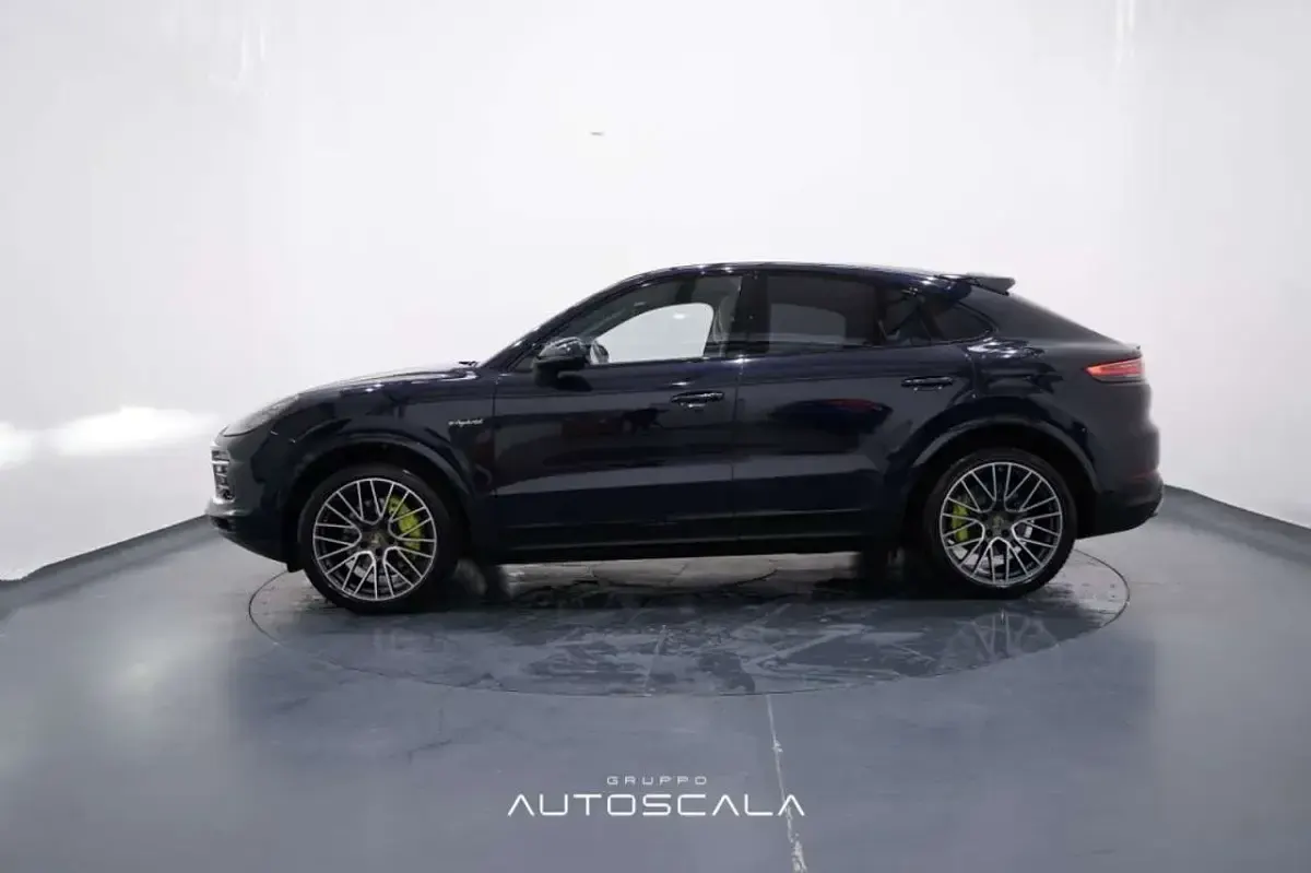Usata Porsche Cayenne 340 CV (250 kW) 2020 Biskayablau m5e SUV
