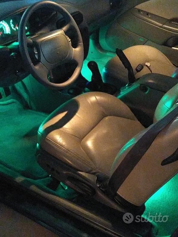 Usata Chrysler Stratus 133 CV (97 kW) 1997 Verde Cabrio
