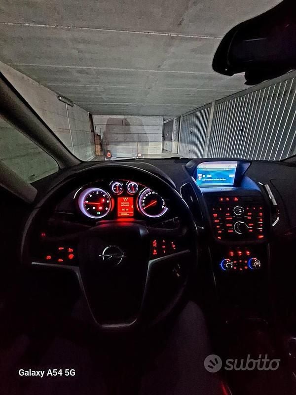 Usata Opel Zafira 130 CV (95 kW) 2012 Grigio Monovolume