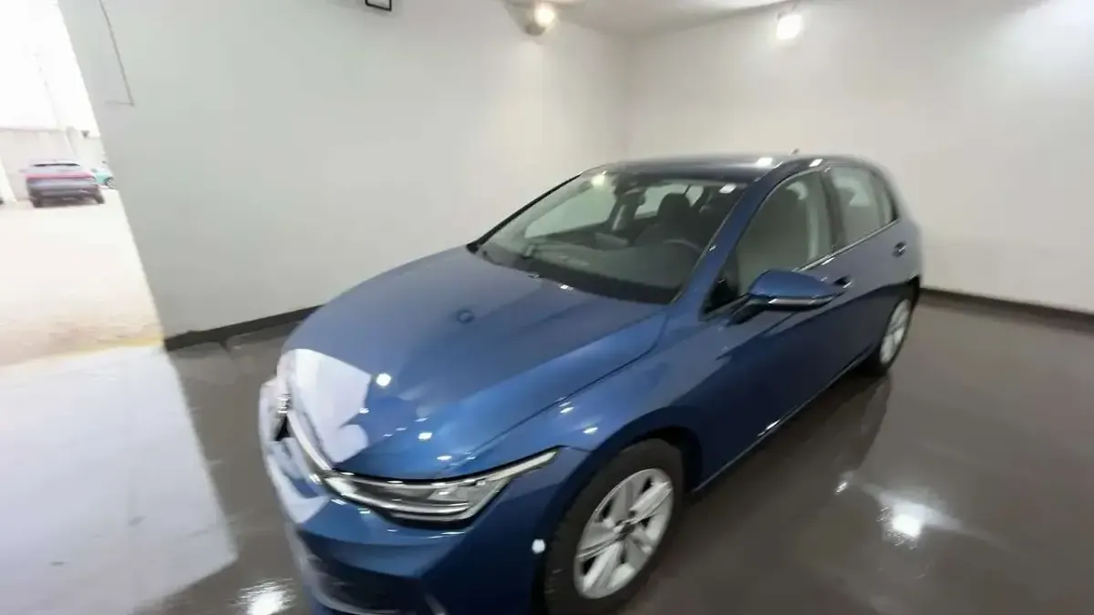 Usata VW Golf VIII Life 116 CV (85 kW) 2025 Blu/azzurro Berlina