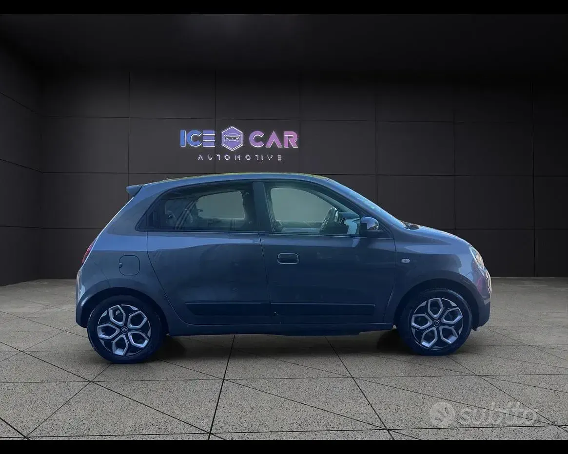 Usado Renault Twingo Equilibre 30 kW (42 HP) 2023 Cinzento Citadino