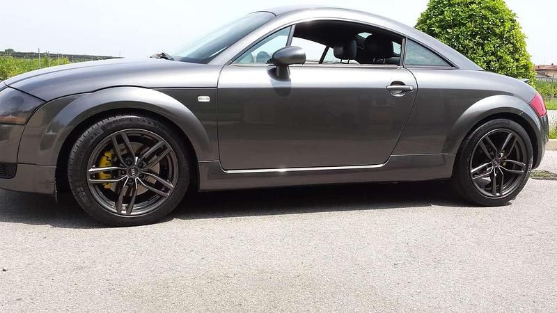 Usata Audi TT 179 CV (131 kW) 2002 Grigio Coupé