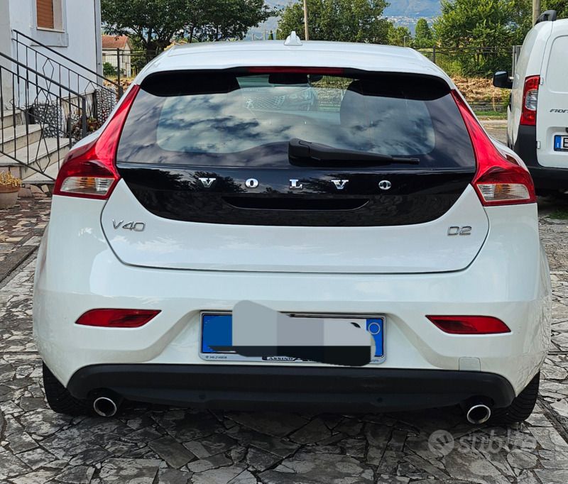 Occasion Volvo V40 120 ch (88 kW) 2018 Blanc Break