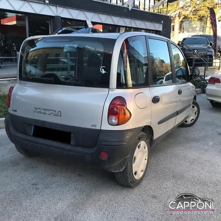 Usata Fiat Multipla 110 CV (80 kW) 2001 Grigio Monovolume