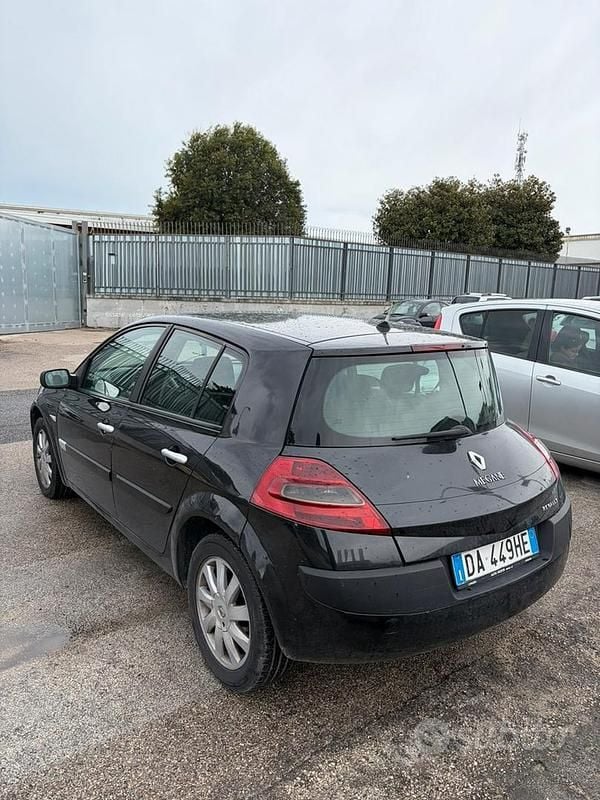 Usata Renault Mégane II 105 CV (77 kW) 2006 Nero Berlina