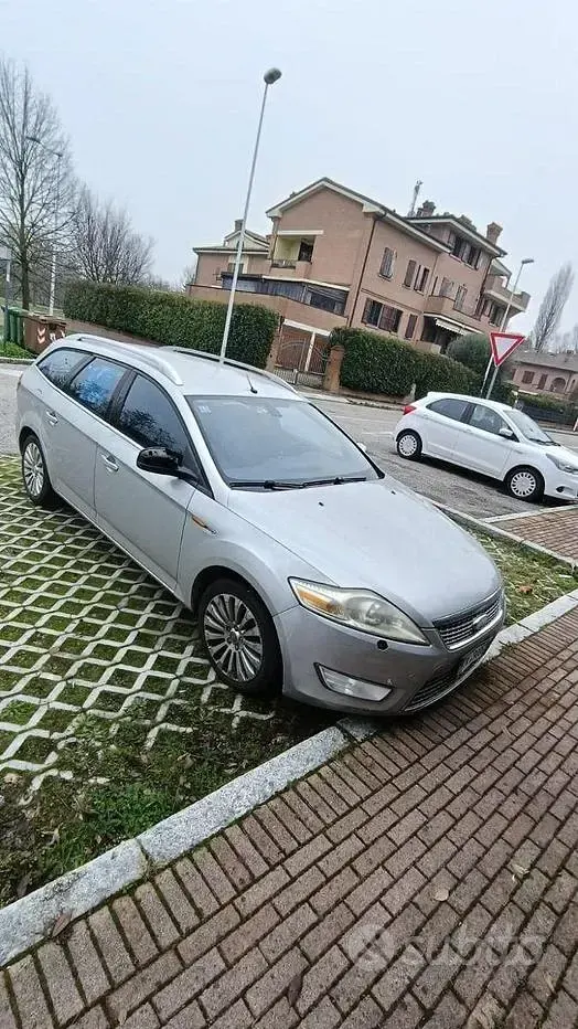 Usata Ford Mondeo Titanium 131 CV (96 kW) 2007 Grigio Station wagon