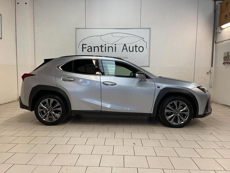 Usata Lexus UX 250h Sport Line 152 CV (111 kW) 2024 Grigio SUV