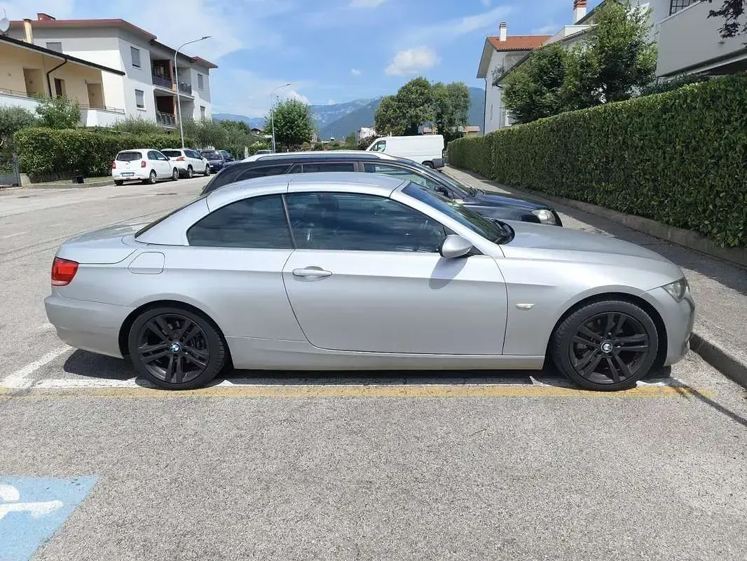 Usata BMW 320 150 CV (110 kW) 2008 Grigio Cabrio