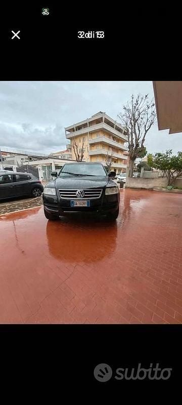 Usata VW Touareg 174 CV (127 kW) 2006 Nero SUV