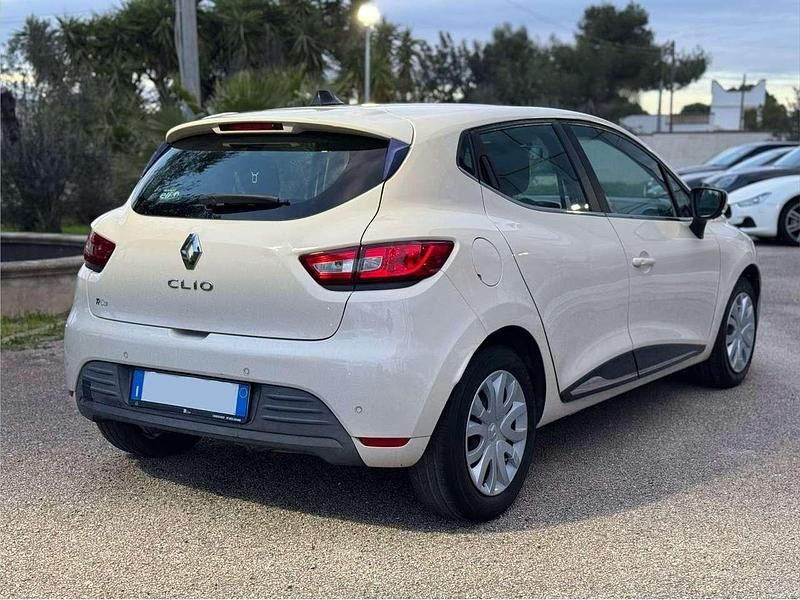 Usata Renault Clio IV Life 75 CV (55 kW) 2018 Beige Berlina
