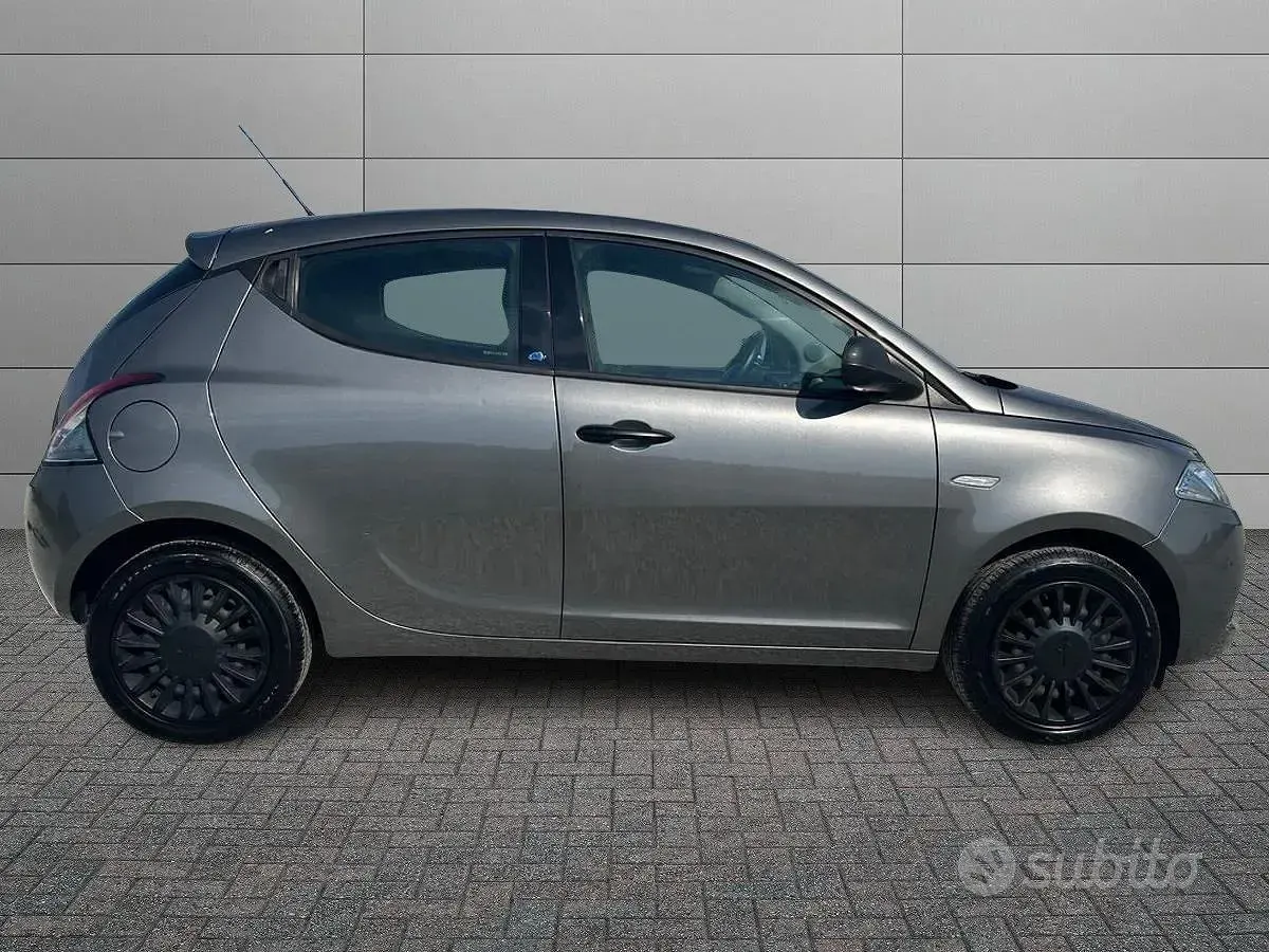 Usata Lancia Ypsilon S 69 CV (50 kW) 2018 Grigio botticelli Utilitaria