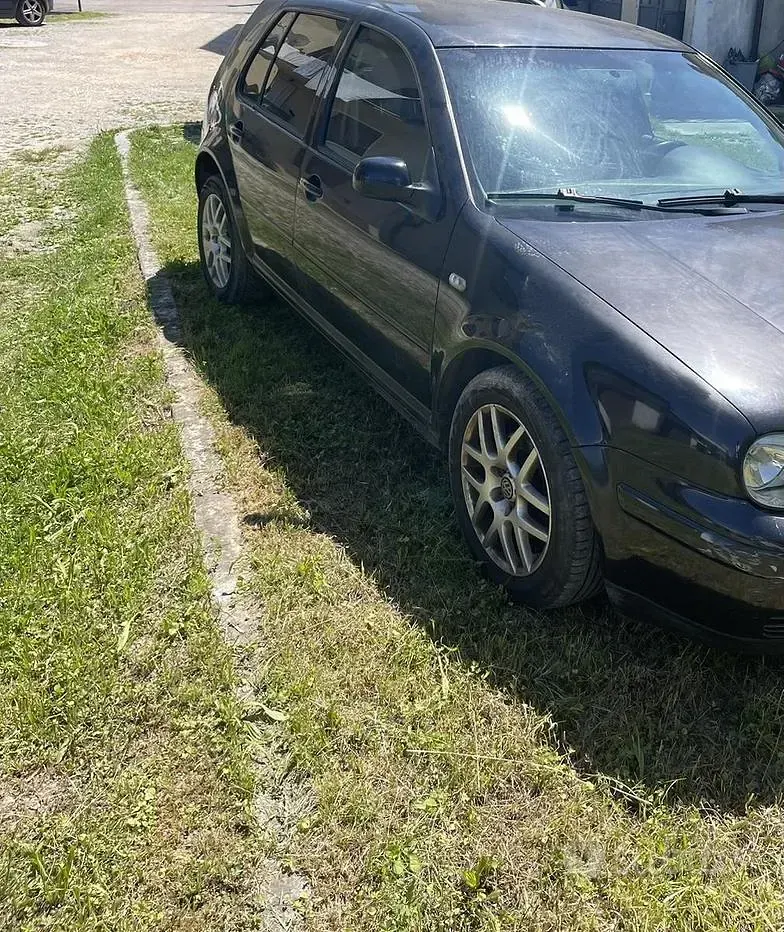 Usata VW Golf IV 101 CV (74 kW) 2003 Nero Berlina