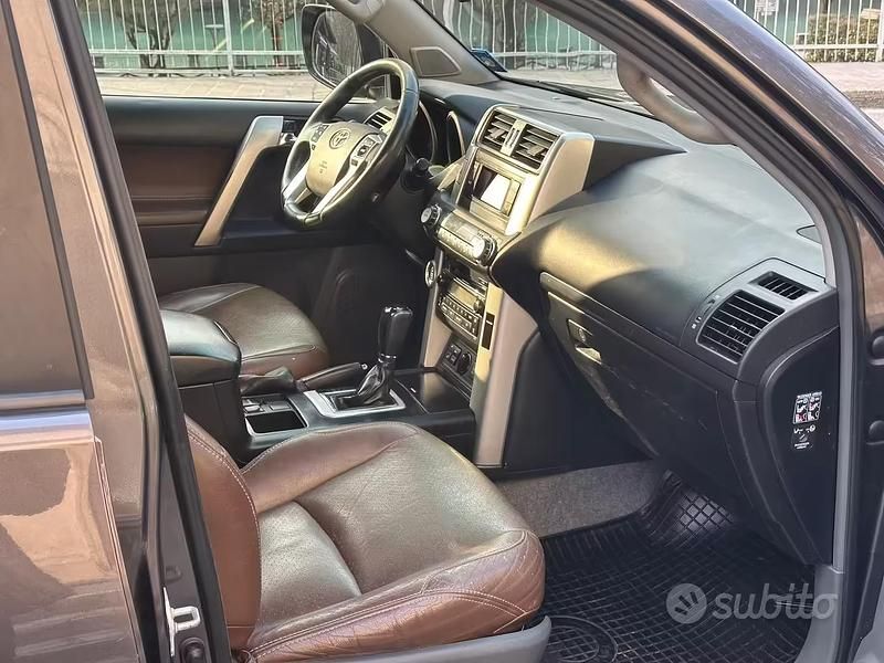 Usata Toyota Land Cruiser Executive 173 CV (127 kW) 2010 Grigio SUV