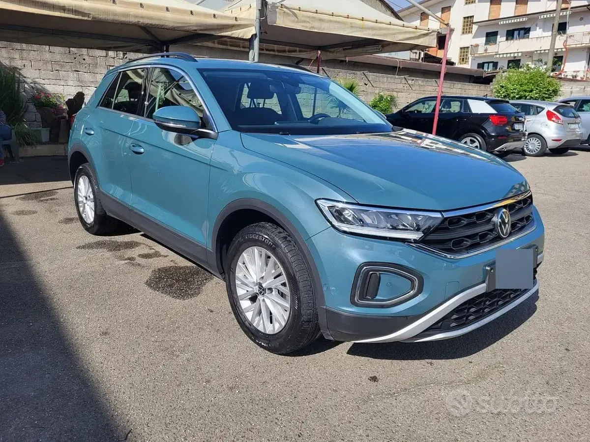 Usata VW T-Roc 116 CV (85 kW) 2022 Bluazzurro SUV