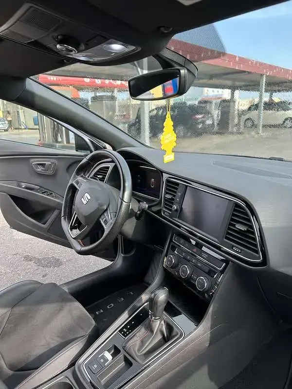 Usata Seat Leon Black Edition 150 CV (110 kW) 2019 Berlina