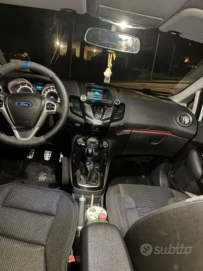 Usata Ford Fiesta 75 CV (55 kW) 2013 Bianco Berlina