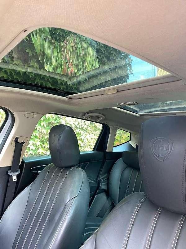 Usata Lancia Delta 165 CV (121 kW) 2011 Argento Utilitaria