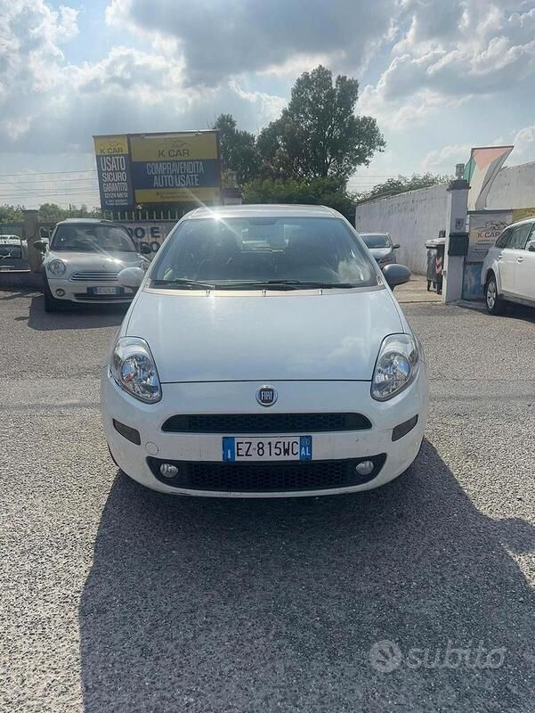 Bianco Usata 2017 Fiat Punto S Due volumi | 3800 € (Super prezzo) - Immagine 1/4