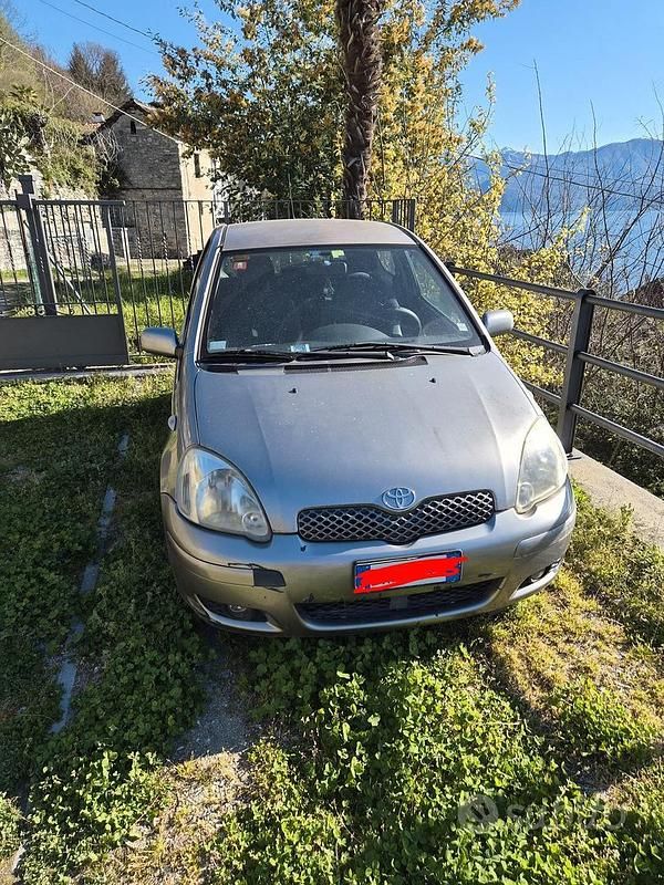 Usata Toyota Yaris 2005 Grigio Berlina