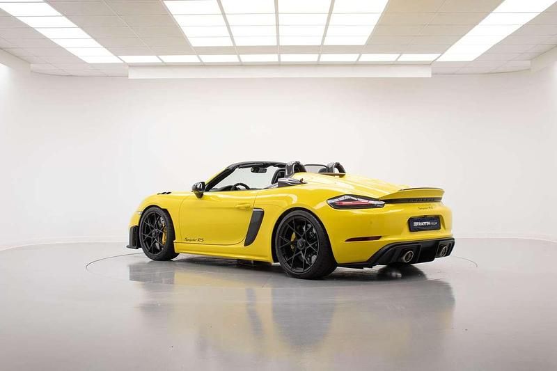 Usata Porsche 718 Spyder 500 CV (367 kW) 2024 Giallo racing Cabrio