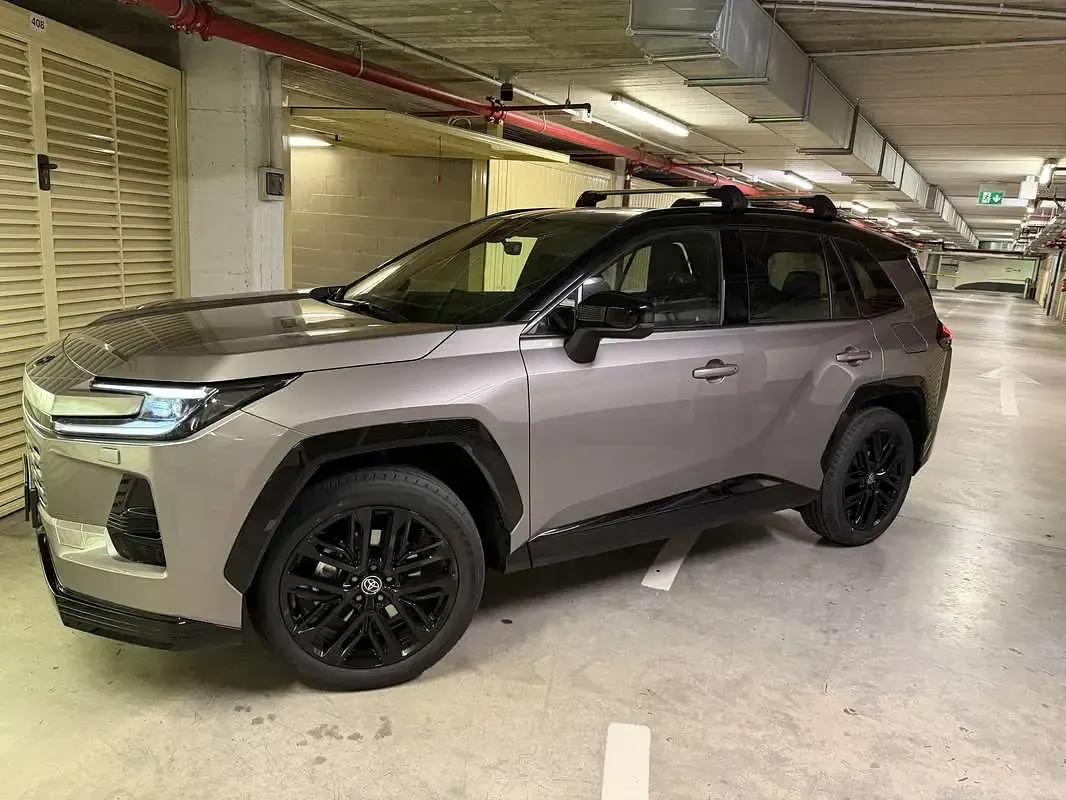 Nuova Toyota RAV4 Hybrid 143 CV (105 kW) 2026 SUV