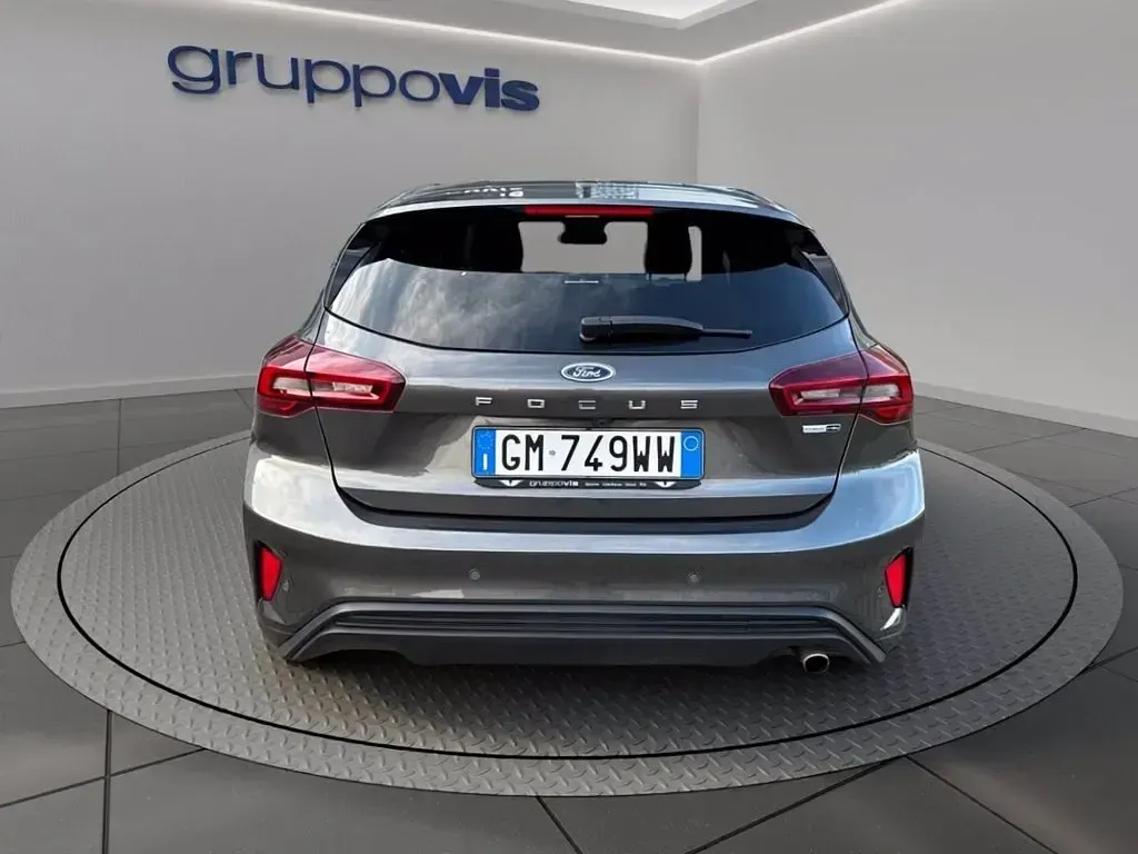 Begagnad Ford Focus ST-Line 125 HK (91 kW) 2023 Grå Sedan