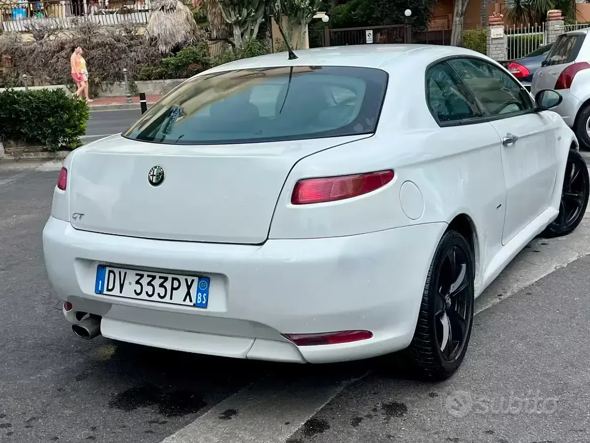 Usata Alfa Romeo GT 140 CV (102 kW) 2009 Bianco Coupé
