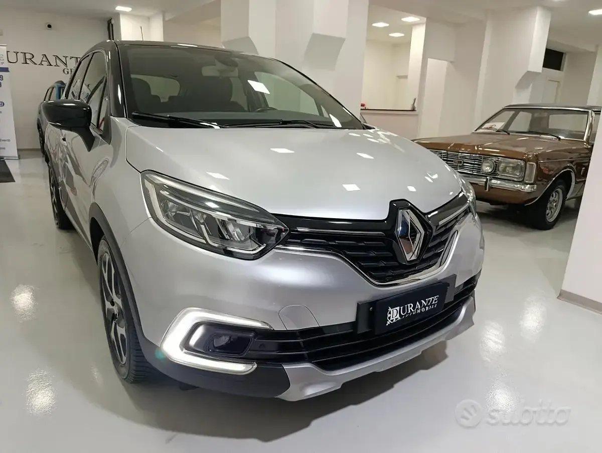 Usata Renault Captur 90 CV (66 kW) 2018 Grigio SUV