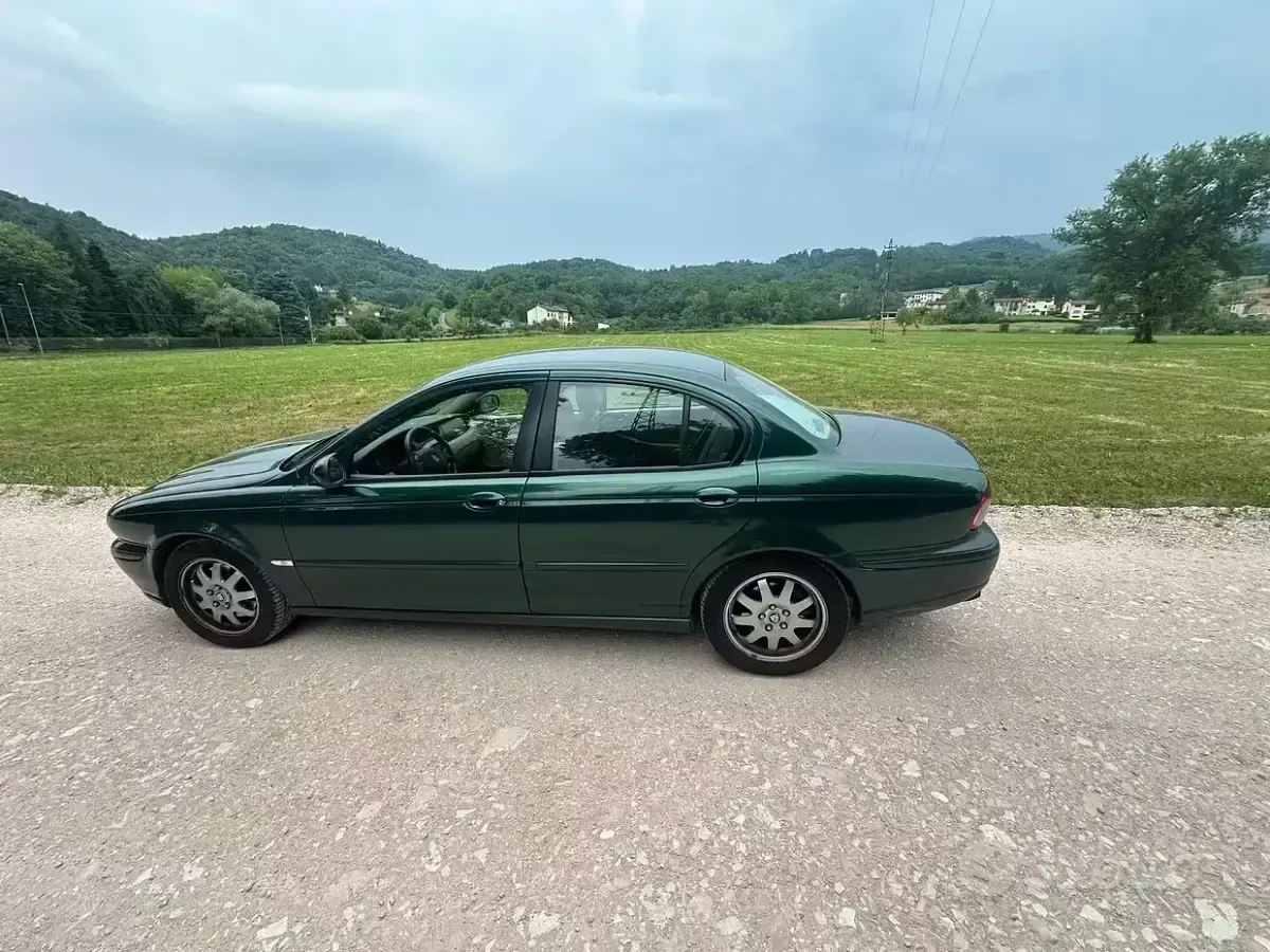 Usata Jaguar X-type 196 CV (144 kW) 2005 Verde Berlina