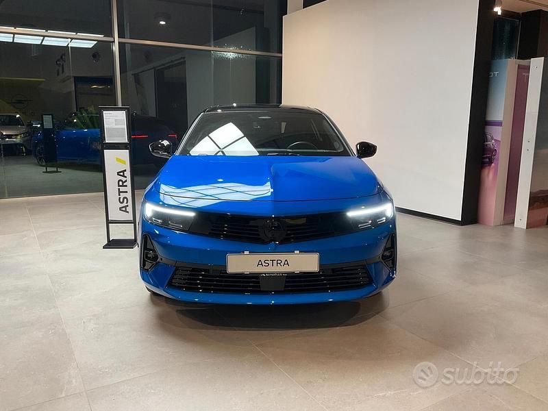 Occasion Opel Astra 114 kW (156 PK) 2023 Blauw Sedan
