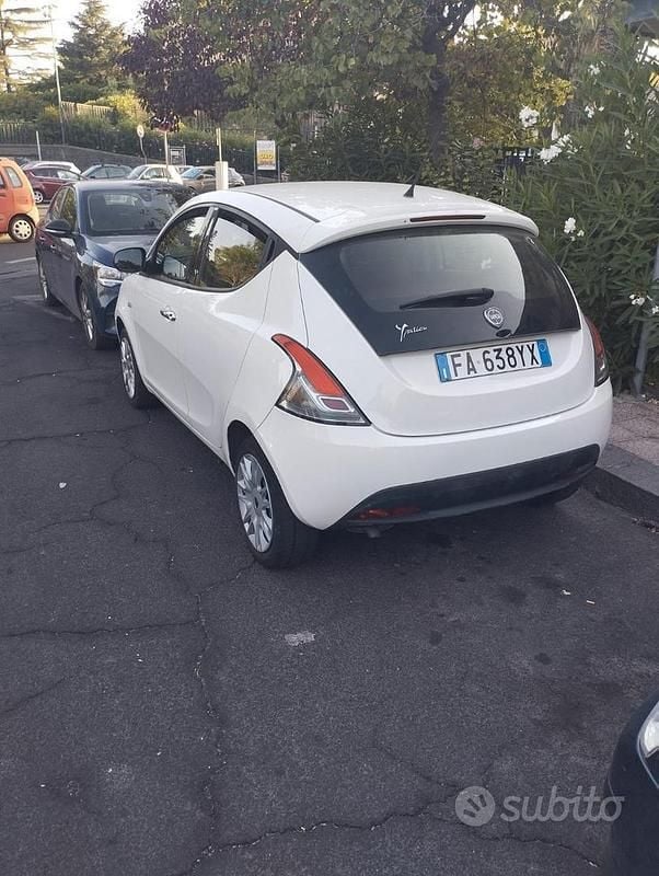 Usata Lancia Ypsilon 95 CV (69 kW) 2015 Utilitaria