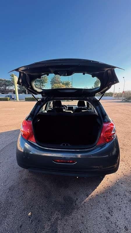 Usata Peugeot 208 Allure 82 CV (60 kW) 2014 Utilitaria