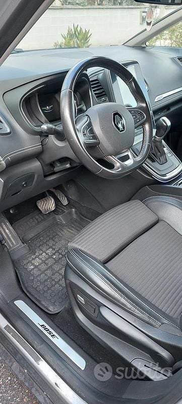 Usata Renault Grand Scénic IV 160 CV (117 kW) 2017 Grigio Monovolume