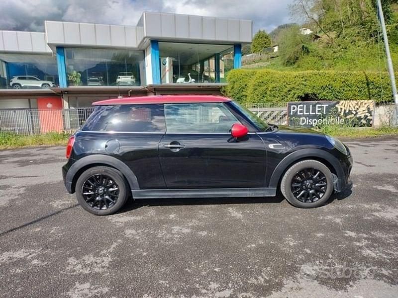 Usata Mini Cooper 75 CV (55 kW) 2019 Nero Utilitaria