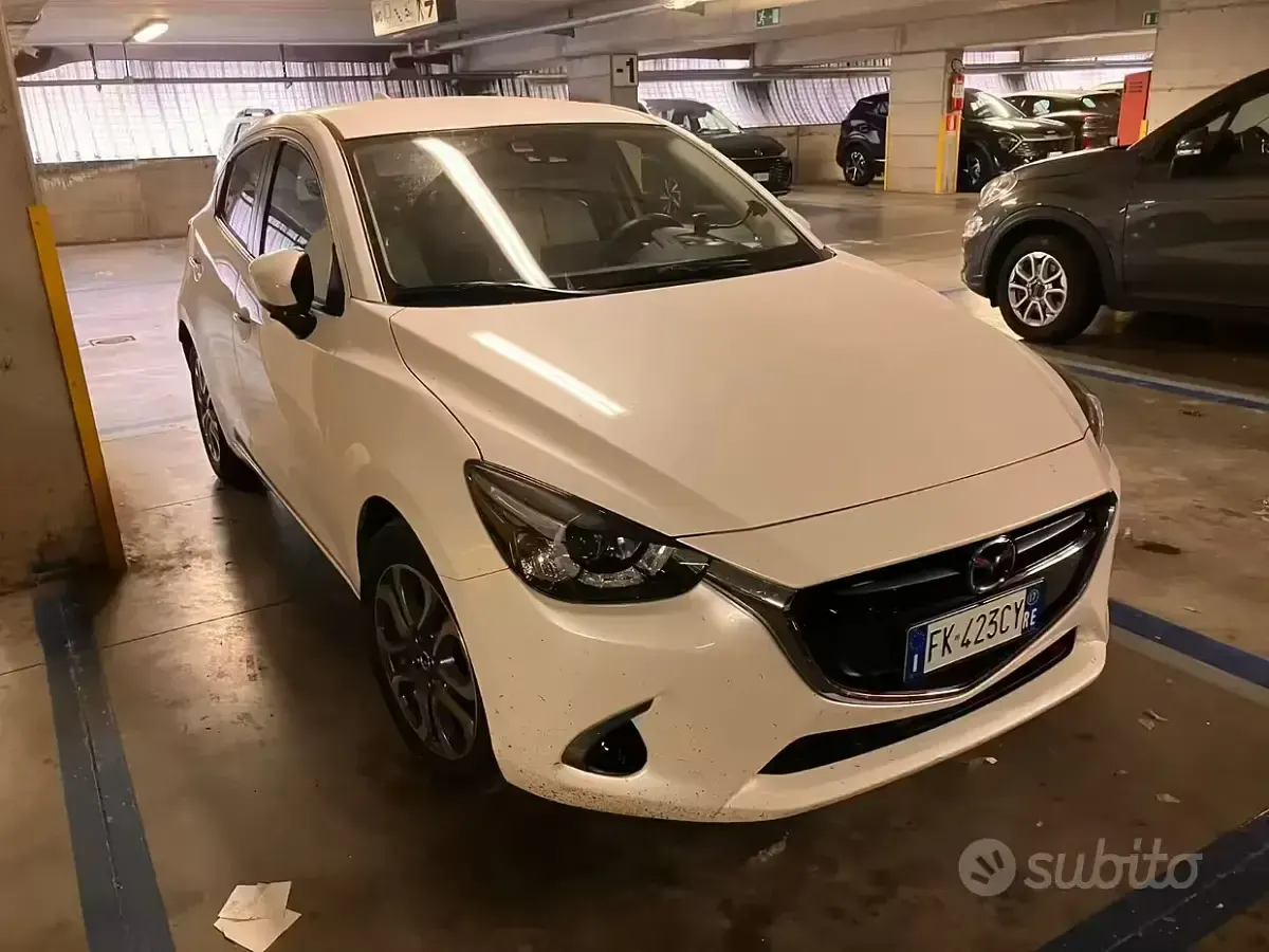 Usata Mazda 2 90 CV (66 kW) 2017 Bianco Berlina