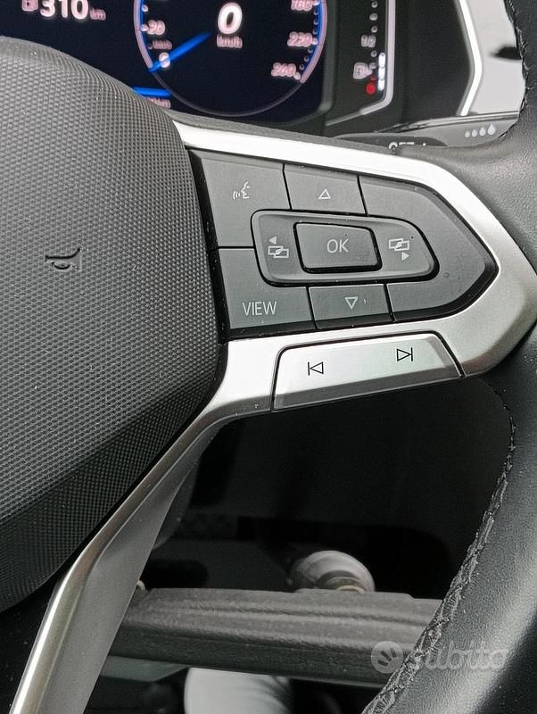 Usata VW Passat 240 CV (176 kW) 2020 Grigio Berlina