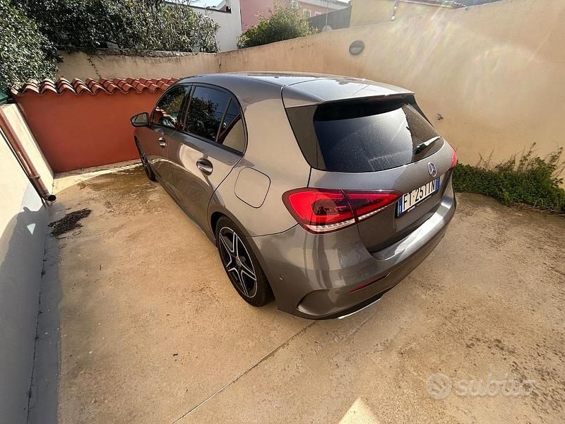 Usata Mercedes A200 AMG line 150 CV (110 kW) 2020 Grigio Berlina